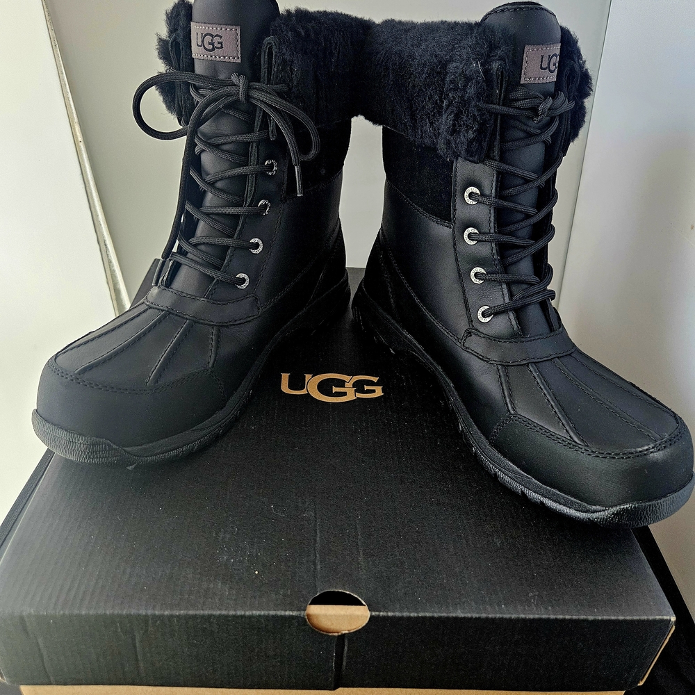 NWT UGG Black Lace Up Boots SZ 11